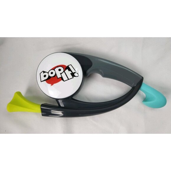 Hasbro BOP IT Handheld Talking Electronic Game 2015 Fun Family Game Tested - Picture 1 of 6